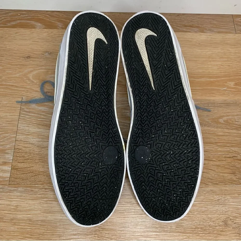 Nike SB Solar Fit Men’s Gray Canvas Lace Up Sneakers